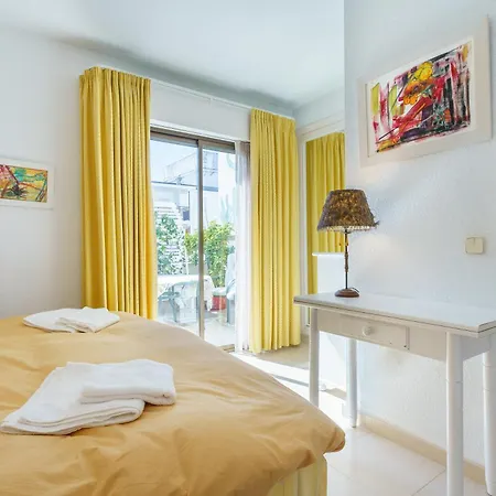 Penthouse Acapulco 度假居 *